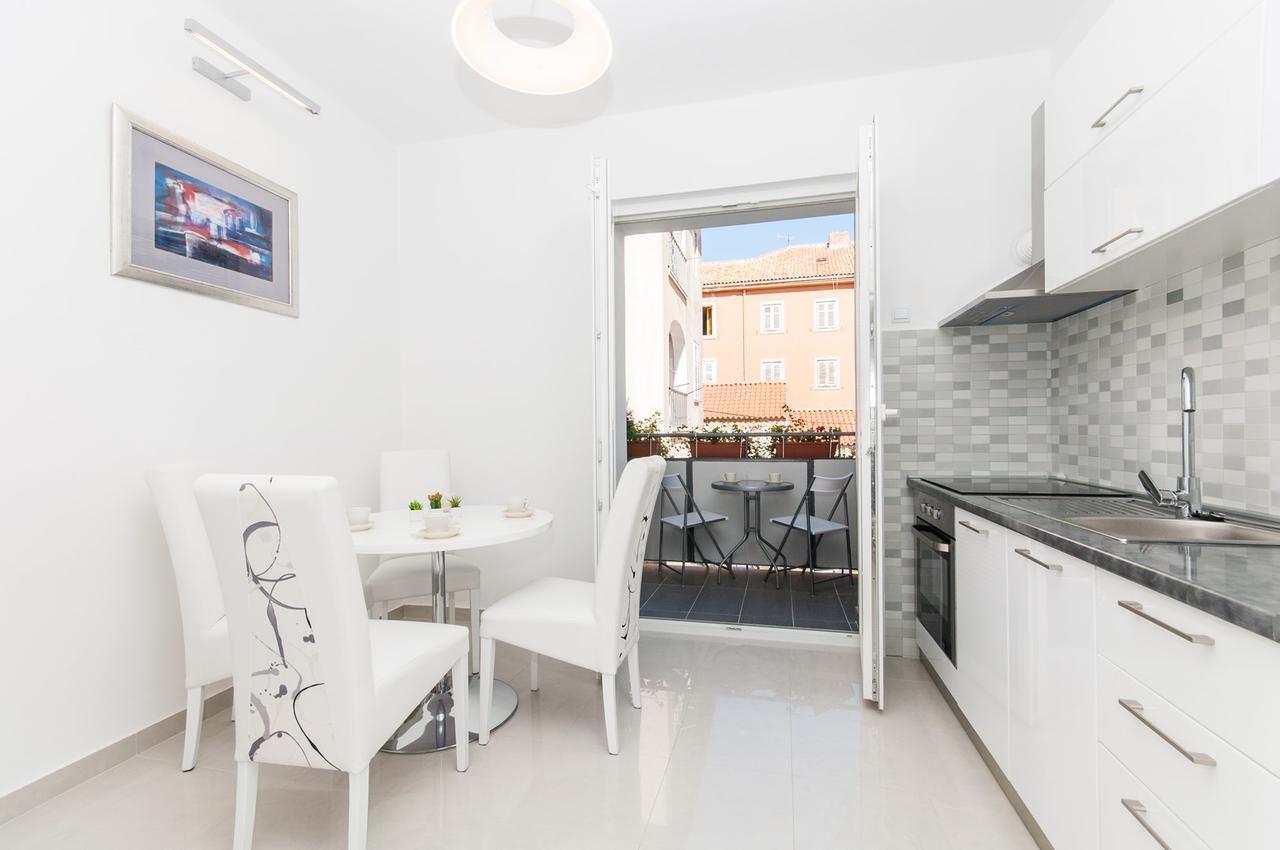 Fifi Apartment W. Parking In Old Town Zadar Ngoại thất bức ảnh